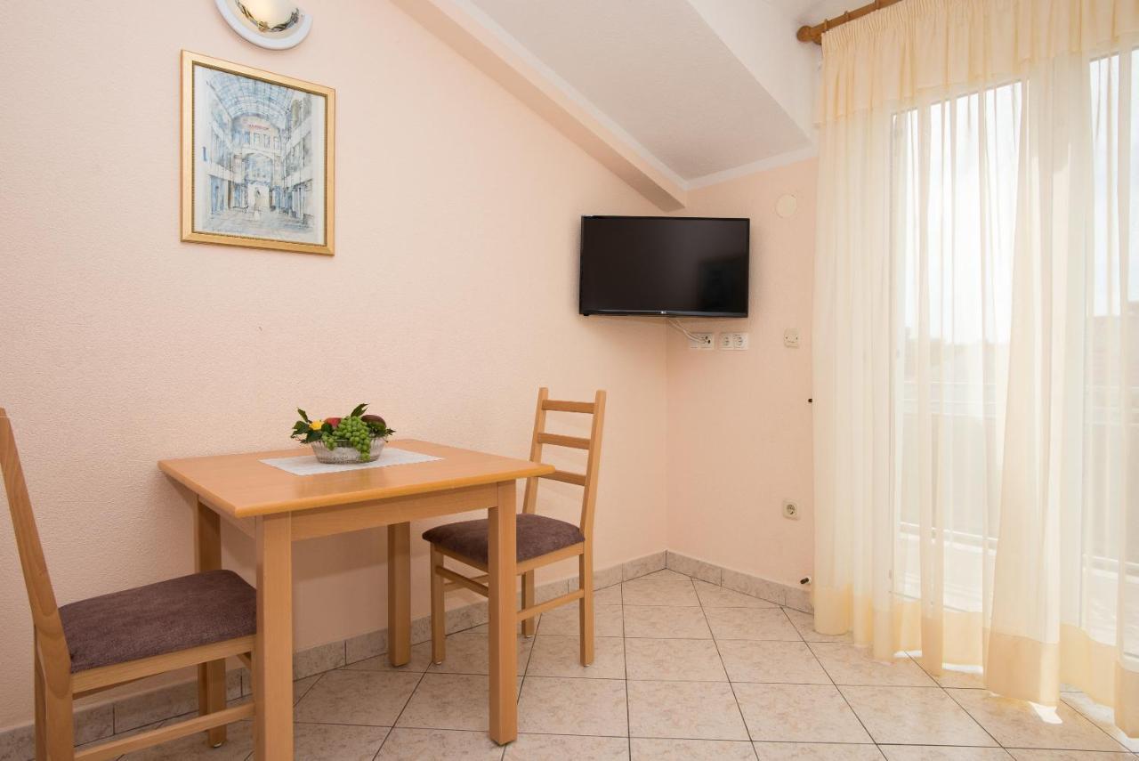 Topic Apartments Водице Экстерьер фото