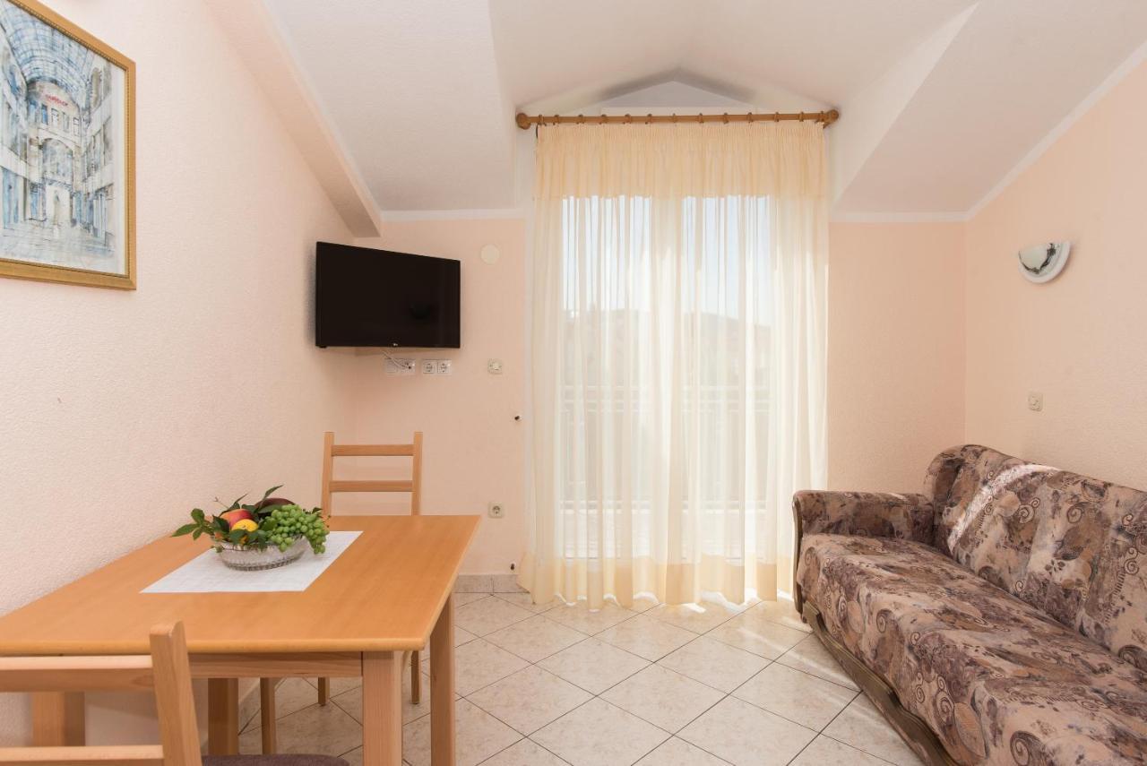 Topic Apartments Водице Экстерьер фото